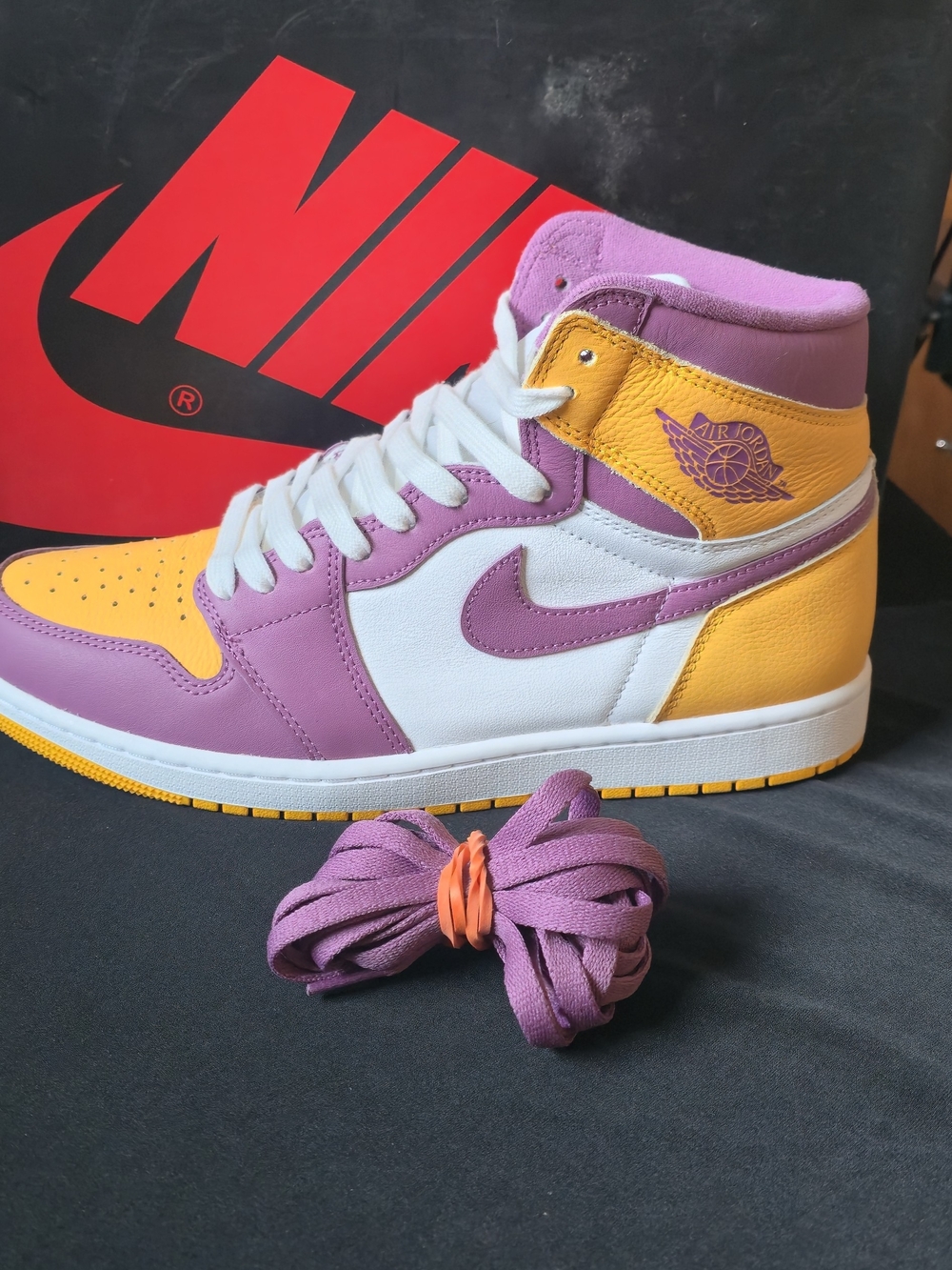 Nike Air Jordan 1 Brotherhood